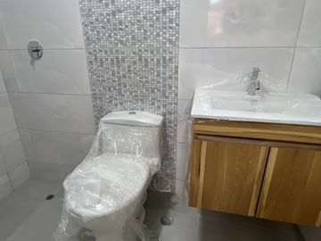 VENTA DEPARTAMENTO 2 PISO. AV. CARRION CERCA UNT