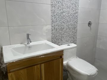 VENTA DEPARTAMENTO 2 PISO. AV. CARRION CERCA UNT