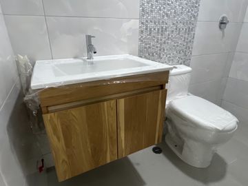 VENTA DEPARTAMENTO 2 PISO. AV. CARRION CERCA UNT