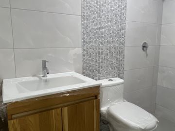 VENTA DEPARTAMENTO 2 PISO. AV. CARRION CERCA UNT