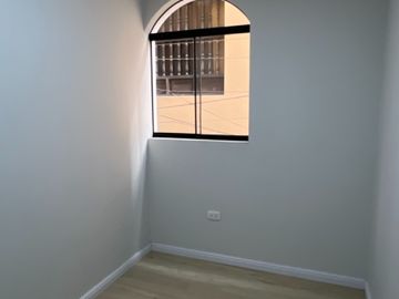 VENTA DEPARTAMENTO 2 PISO. AV. CARRION CERCA UNT