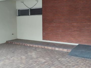 Casa en Venta en esquina en Chepevera, Monterrey, N.L.