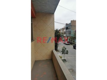 🏡 ¡Increíble Oportunidad En San Martín De Porres! 🌟 ¡Amplio Y Cómodo Departamento Con Balcón!