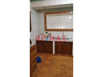 🏡 ¡Increíble Oportunidad En San Martín De Porres! 🌟 ¡Amplio Y Cómodo Departamento Con Balcón!