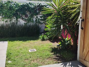 Luminosa casa en venta en Zakia con 3 recámaras y área de estudio ideal para recámara de visitas.