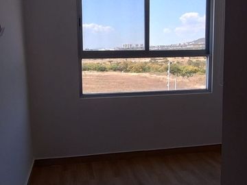 Luminosa casa en venta en Zakia con 3 recámaras y área de estudio ideal para recámara de visitas.