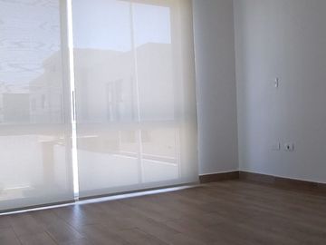 Luminosa casa en venta en Zakia con 3 recámaras y área de estudio ideal para recámara de visitas.