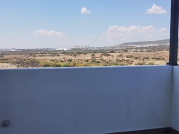 Luminosa casa en venta en Zakia con 3 recámaras y área de estudio ideal para recámara de visitas.