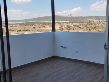 Luminosa casa en venta en Zakia con 3 recámaras y área de estudio ideal para recámara de visitas.