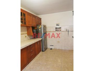 🏡 ¡Oportunidad Única! Amplia Casa Familiar En Venta, Distrito Lurigancho, Provincia Y Departamento Lima 🌟
