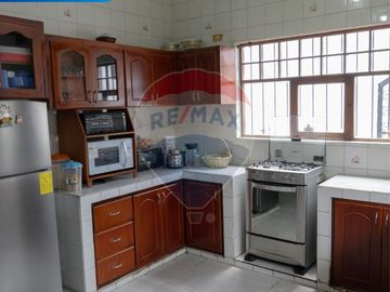 CASA, LOCAL Y LOTE EN VENTA EN EL RETORNO