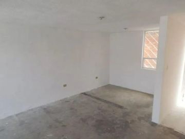 BONITA Y AMPLIA CASA EN RECUPERACIÓN BANCARIA (NO CREDITOS), EXCELENTE UBICACIÓN EN EL FRACC. BOSQUES DEL PILAR, PUEBLA