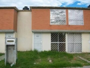 BONITA Y AMPLIA CASA EN RECUPERACIÓN BANCARIA (NO CREDITOS), EXCELENTE UBICACIÓN EN EL FRACC. BOSQUES DEL PILAR, PUEBLA