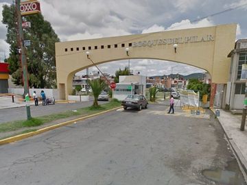 BONITA Y AMPLIA CASA EN RECUPERACIÓN BANCARIA (NO CREDITOS), EXCELENTE UBICACIÓN EN EL FRACC. BOSQUES DEL PILAR, PUEBLA