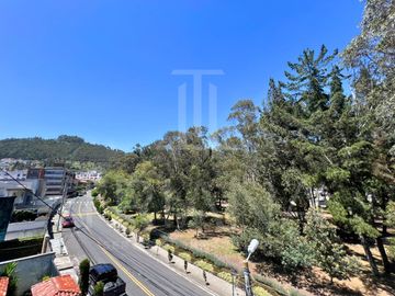 AMPLIO DEPARTAMENTO VISTA 360 FRENTE A PARQUE EN LA URBANIZACIÓN EL CONDADO II SEGUNDA ETAPA