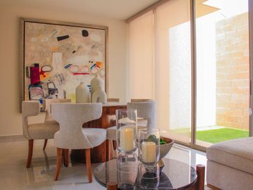 Casa Roble en Venta en Bosques California