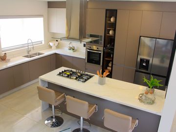 Casa Roble en Venta en Bosques California