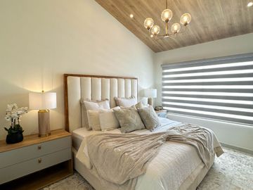 Casa Roble en Venta en Bosques California