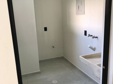 Casa Roble en Venta en Bosques California