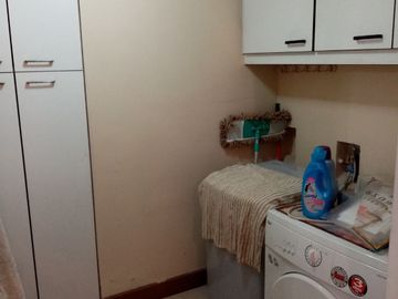 Venta amplio y hermoso departamento 2 dormitorios en excelente edificio. Av. Portugal y Catalina Aldaz.