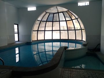 Venta amplio y hermoso departamento 2 dormitorios en excelente edificio. Av. Portugal y Catalina Aldaz.
