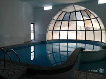 Venta amplio y hermoso departamento 2 dormitorios en excelente edificio. Av. Portugal y Catalina Aldaz.