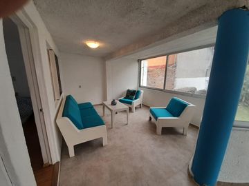Casa sola en venta en zona norte de Cuernavaca – Jardín y alberca