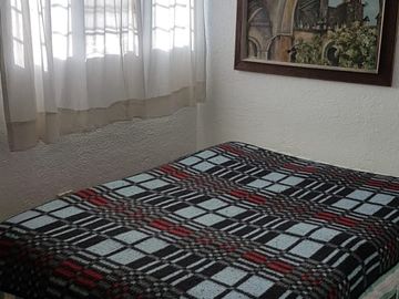 Casa sola en venta en zona norte de Cuernavaca – Jardín y alberca