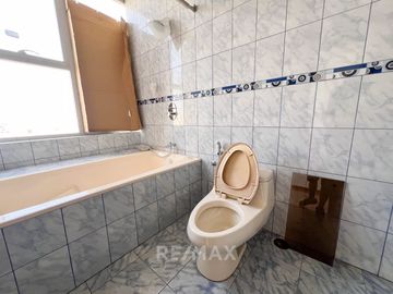 Venta De Gran Edificio Comercial En Plena Avenida, Límite Con Miraflores. (De Estreno)