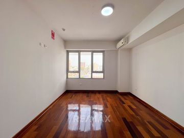 Venta De Gran Edificio Comercial En Plena Avenida, Límite Con Miraflores. (De Estreno)