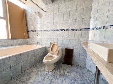 Venta De Gran Edificio Comercial En Plena Avenida, Límite Con Miraflores. (De Estreno)