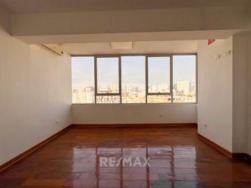 Venta De Gran Edificio Comercial En Plena Avenida, Límite Con Miraflores. (De Estreno)