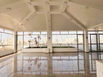 Venta De Gran Edificio Comercial En Plena Avenida, Límite Con Miraflores. (De Estreno)