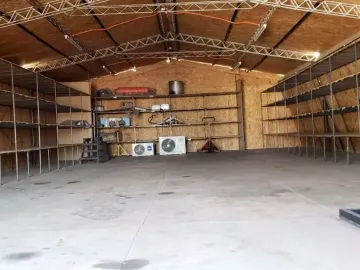 Oportunidad Venta Galpón Comercial con Oficina en el Bosque