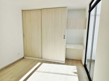 Bajó De Precio!!! Vive En Umacollo!!! Con Ascensor Cerca De La U.Catolica