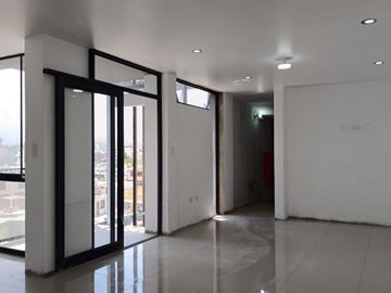 Bajó De Precio!!! Vive En Umacollo!!! Con Ascensor Cerca De La U.Catolica