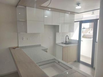 Bajó De Precio!!! Vive En Umacollo!!! Con Ascensor Cerca De La U.Catolica