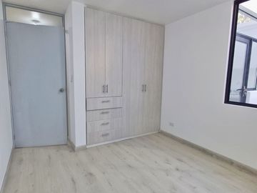 Bajó De Precio!!! Vive En Umacollo!!! Con Ascensor Cerca De La U.Catolica
