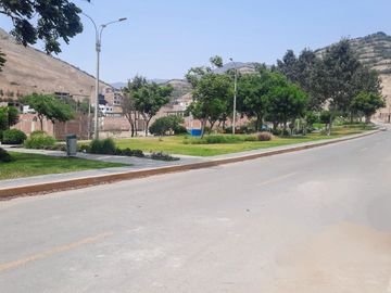¡Venta de Terreno frente a parque en San Antonio de Pachacamac!
