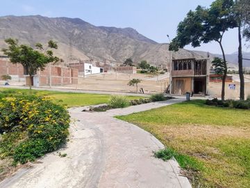 ¡Venta de Terreno frente a parque en San Antonio de Pachacamac!