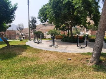 ¡Venta de Terreno frente a parque en San Antonio de Pachacamac!