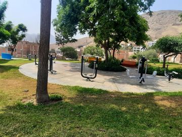 ¡Venta de Terreno frente a parque en San Antonio de Pachacamac!