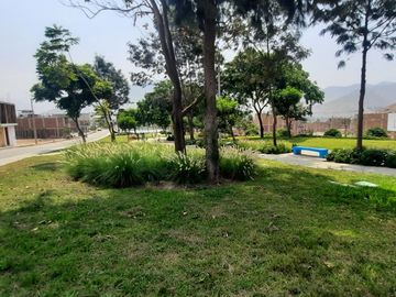 ¡Venta de Terreno frente a parque en San Antonio de Pachacamac!
