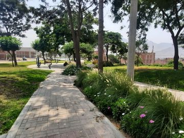 ¡Venta de Terreno frente a parque en San Antonio de Pachacamac!