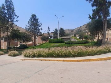¡Venta de Terreno frente a parque en San Antonio de Pachacamac!