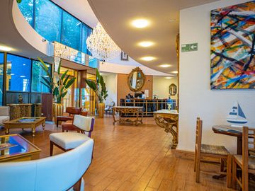 EN VENTA EL GRAN HOTEL VERSALLES DE PUERTO MONTT