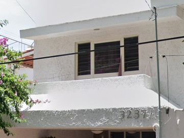 CASA EN JARDINES DE LA PAZ GUADALAJARA JALISCO SUPER ATRACTIVA