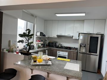 ¡EXCLUSIVO DÚPLEX CON PISCINA Y VISTA PANORÁMICA!