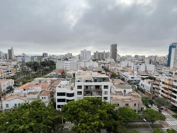 ¡EXCLUSIVO DÚPLEX CON PISCINA Y VISTA PANORÁMICA!