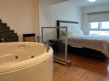 ¡EXCLUSIVO DÚPLEX CON PISCINA Y VISTA PANORÁMICA!